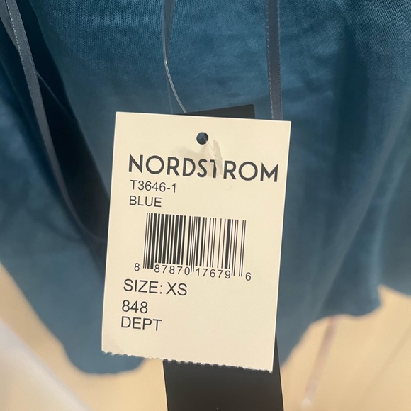 NWT LucyParis blue cowl neck top size xs - Picture 4 of 4